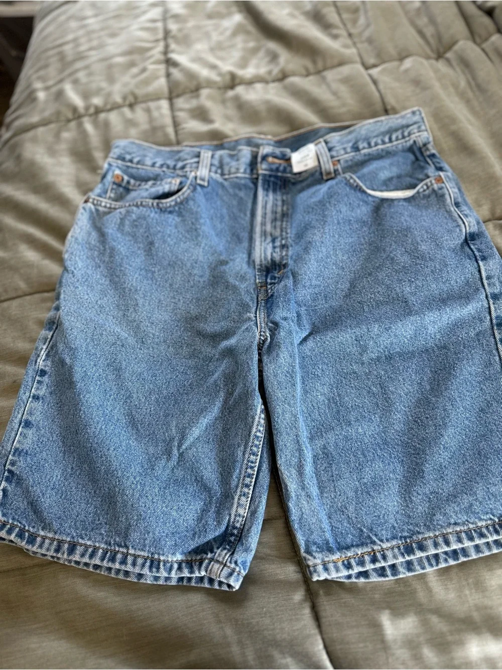 Levis levi jean